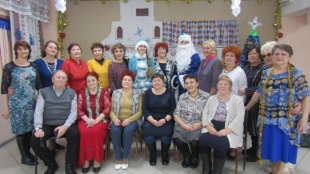 В Доме культуры «Машиностроитель» прошли праздничные посиделки для ветеранов бюджетных организаций городского округа Вичуга